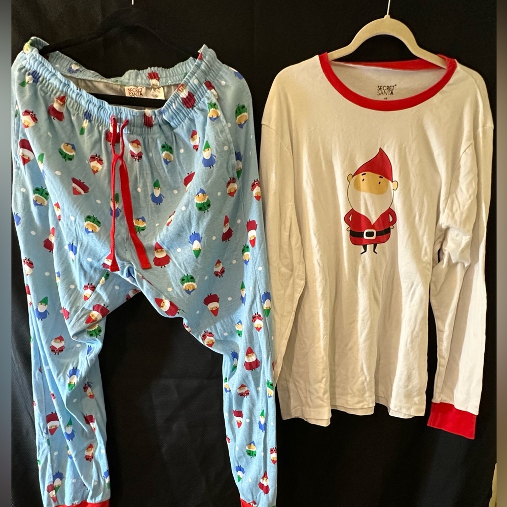 Secret Treasures Men’s Gnome Pajama Set - Blue, White, and Red